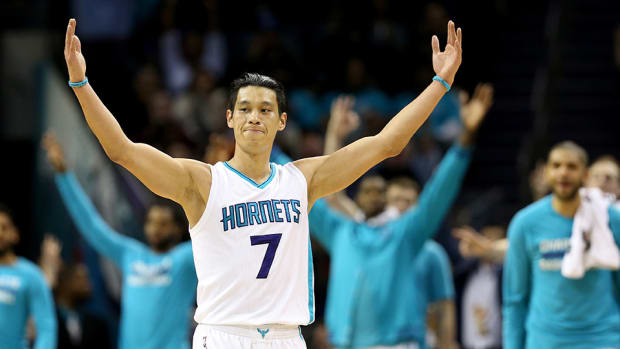 jeremy-lin-hornets-spurs-game-winning-shot.jpg